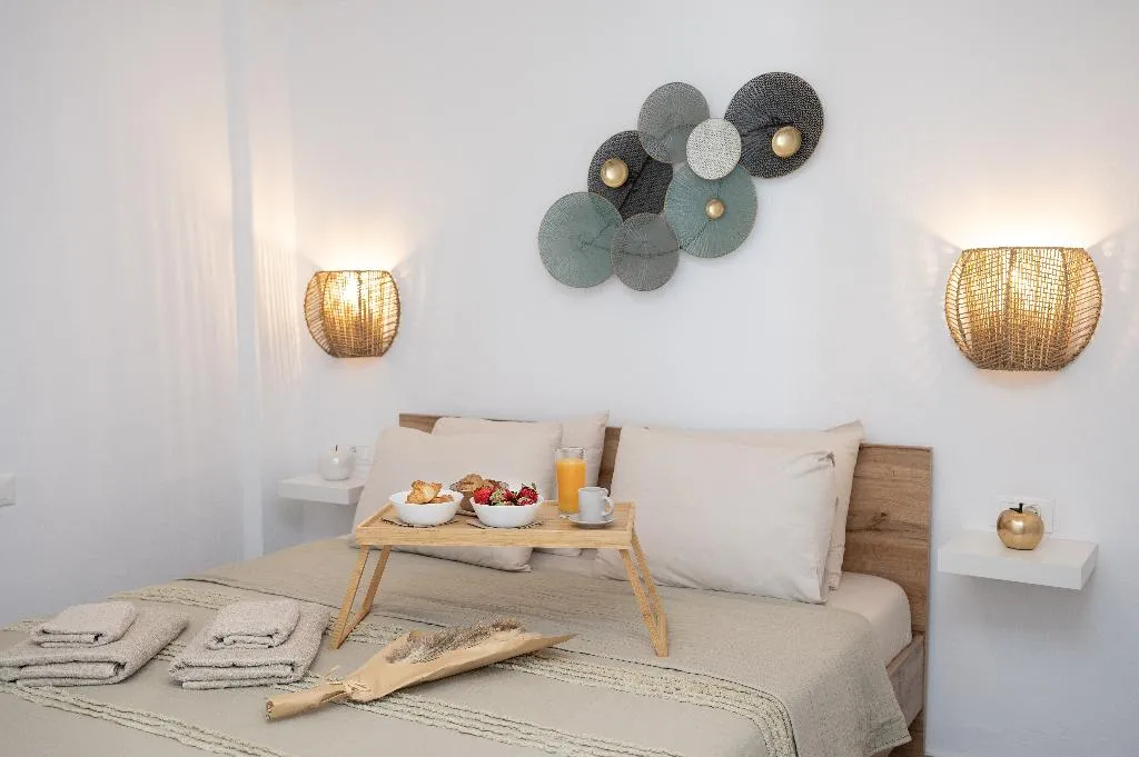 FAMILY ROOM THREE BEDROOMS THREE BATHROOMS Room, Boutique Di Vito, Mykonos