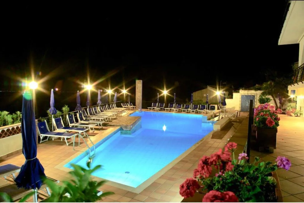 Pool, Sirius, Taormina