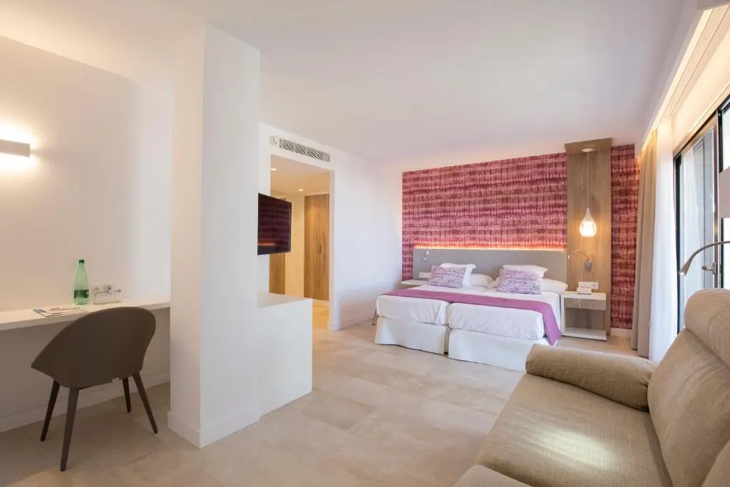 Double or Twin SUPERIOR Room, Bella Playa, Majorca