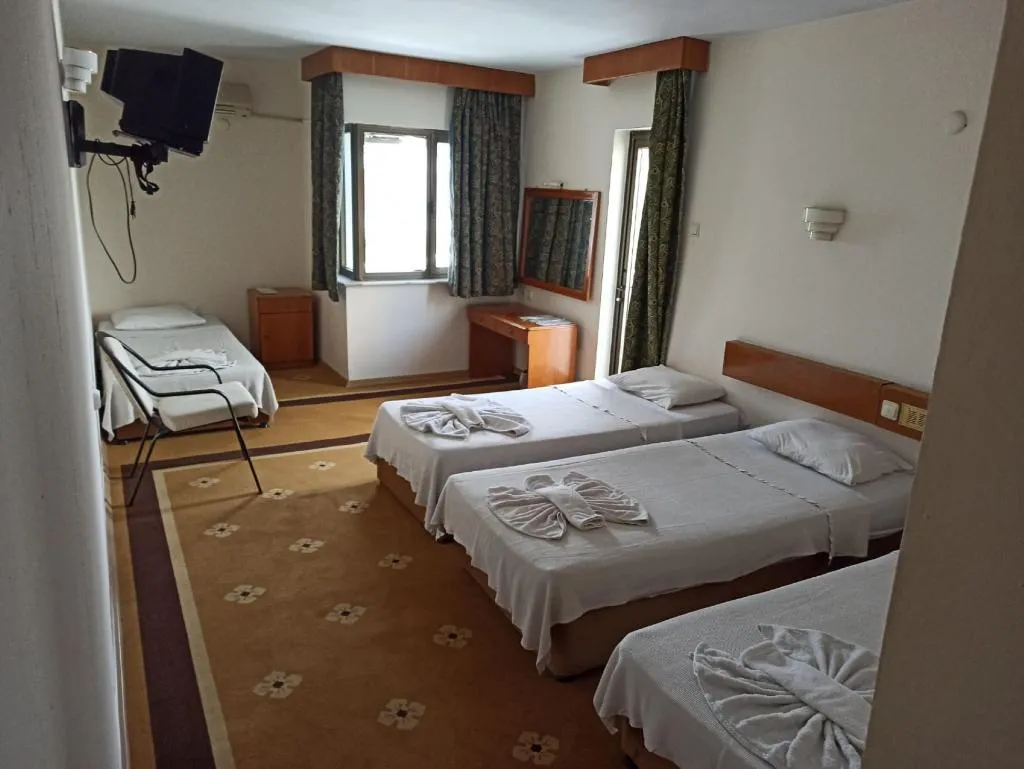 Room TWO DOUBLE BEDS Room, Dias, Izmir
