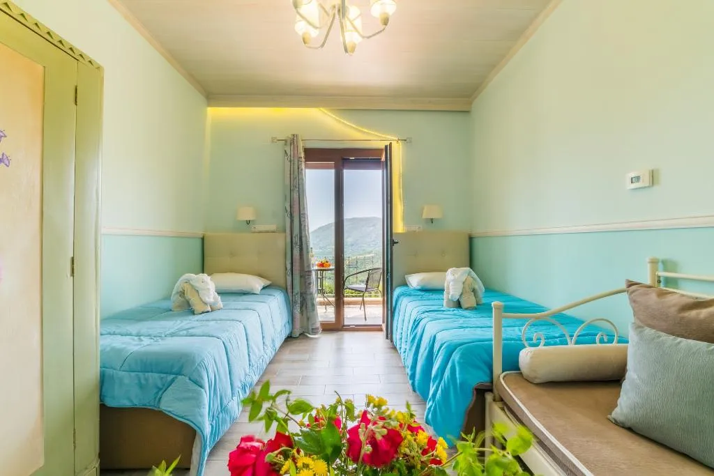 TRIPLE LUXURY Room, Aravanes Mountain Resort & Eco Cuisine, Crete