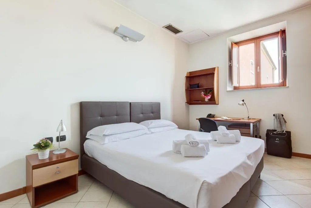 Room, Camplus Guest Catania, Catania