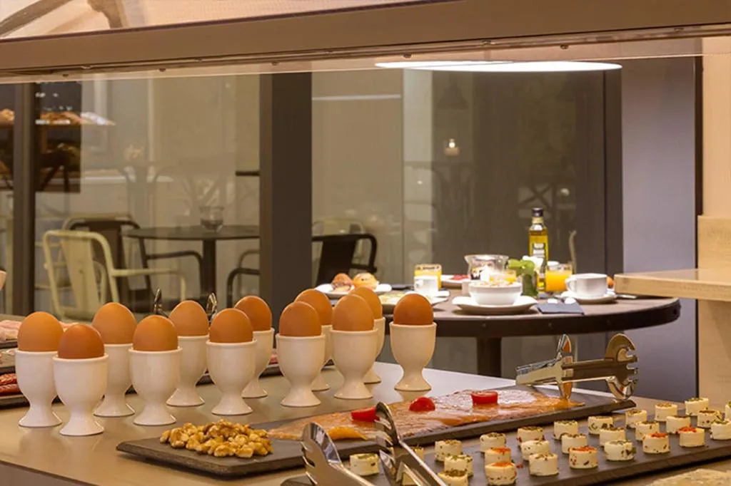 Restaurant, Hotel Well And Come, Barcelona