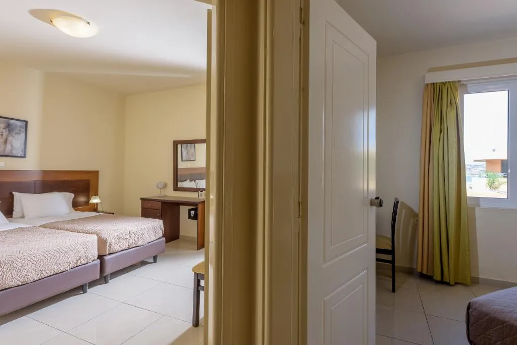 SUITE WITH PRIVATE POOL Room, Theo Hotel, Crete