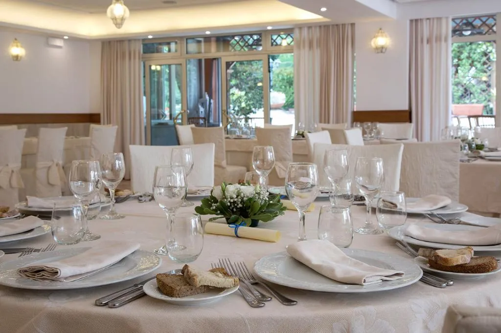 Restaurant, Montespina Park Hotel, Naples