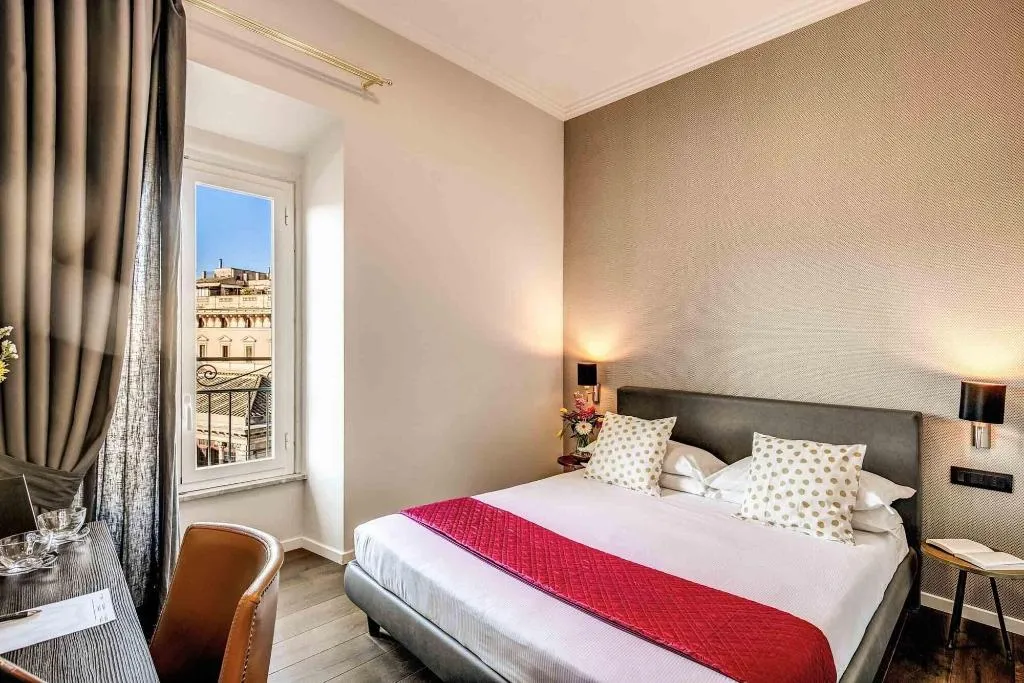 Room, Little Queen Navona, Rome