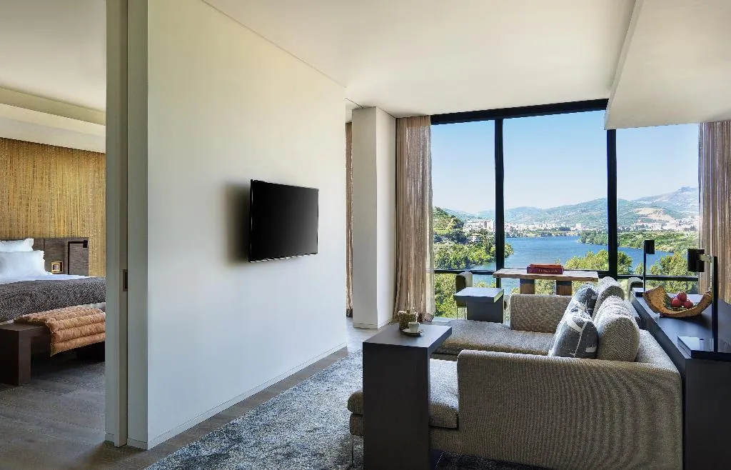 SUITE PREMIER RIVER VIEW Room, Six Senses Douro Valley, Porto