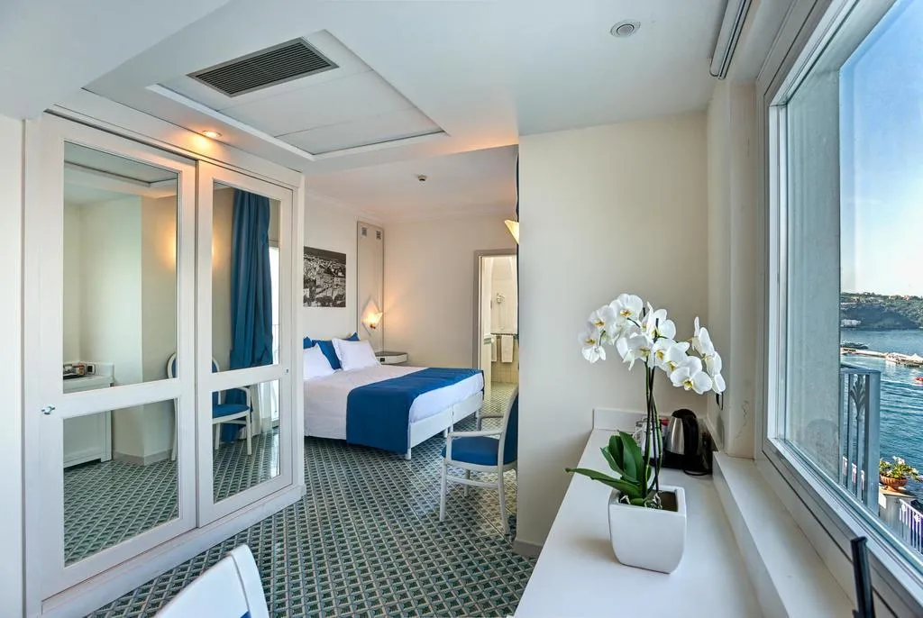 DOUBLE SIDE SEA VIEW Room, Grand Hotel Riviera, Naples
