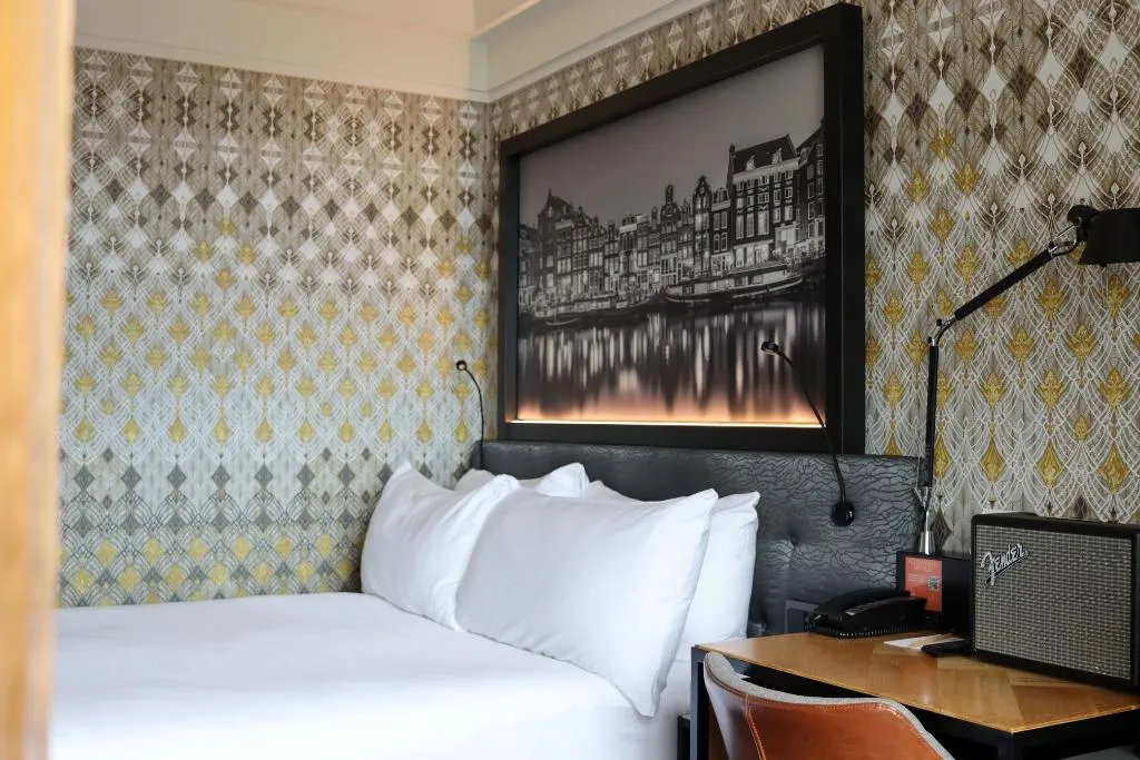 DOUBLE CLASSIC Room, Clayton Hotel Amsterdam American, Amsterdam