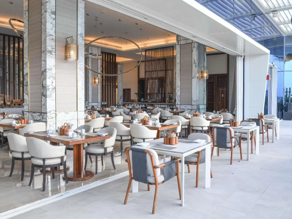 Restaurant, Grand Plaza Mövenpick Media City, Dubai