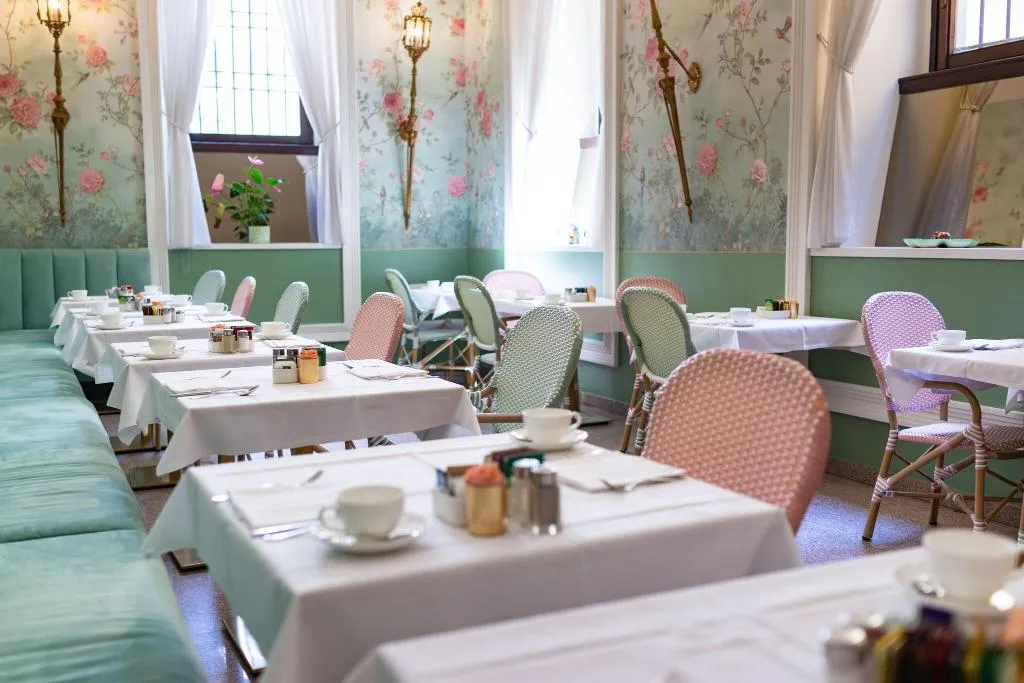 Restaurant, Hotel Gran Duca Di York, Milan