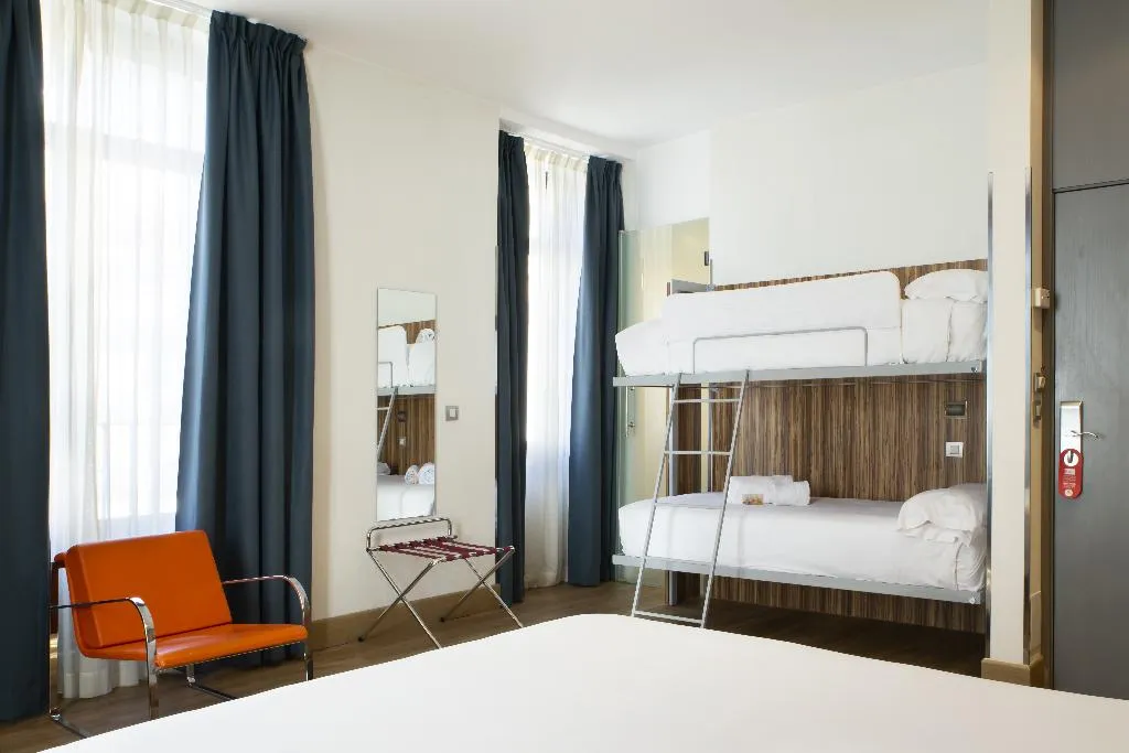 QUADRUPLE STANDARD Room, Petit Palace Plaza del Carmen, Madrid