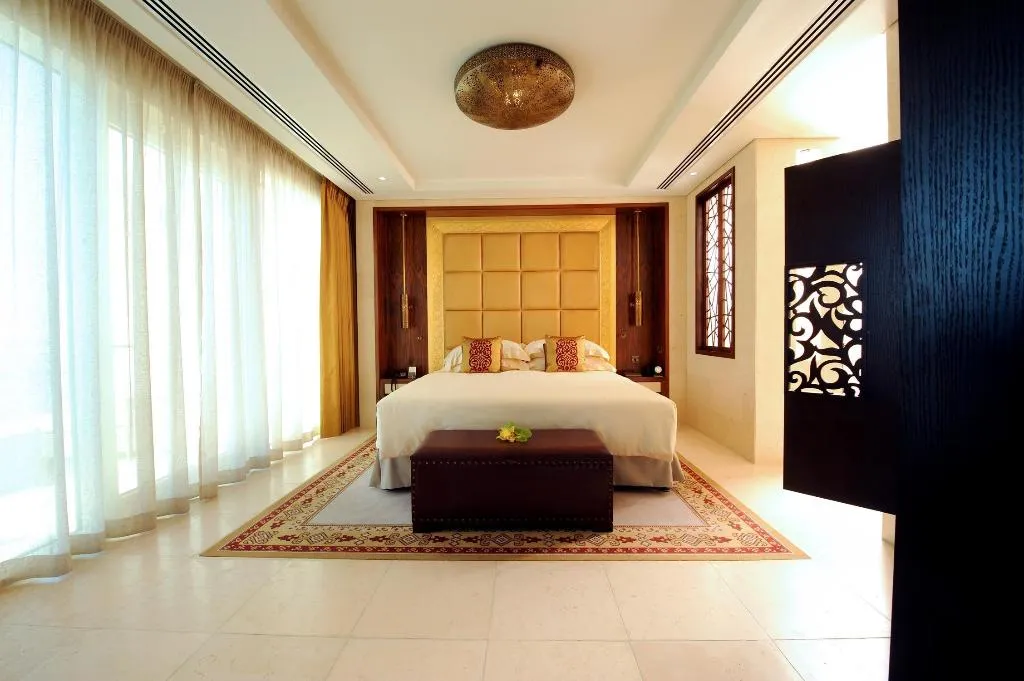 SUITE KING SIZE BED Room, Raffles Dubai, Dubai