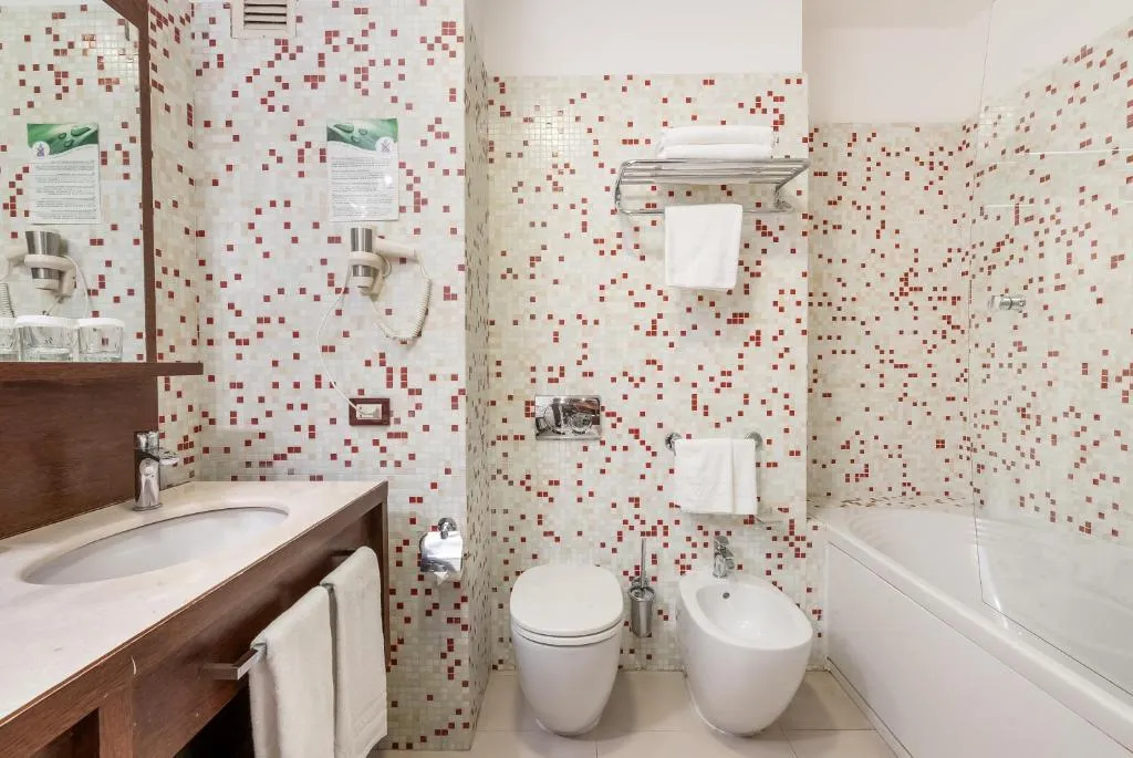QUADRUPLE SUPERIOR Room, Art Hotel Navigli, Milan