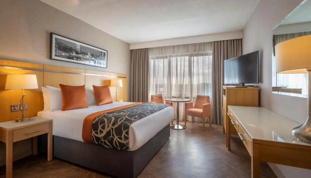 SUITE DELUXE ONE BED Room, Clayton Hotel Liffey Valley, Dublin