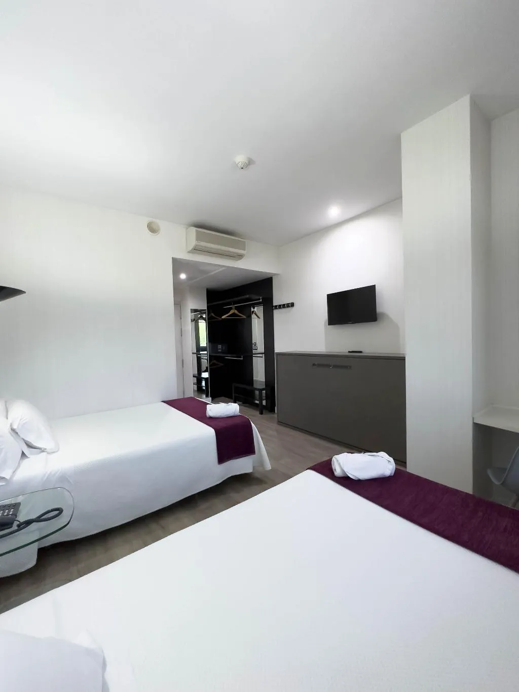 TRIPLE STANDARD Room, Avenida de España, Madrid