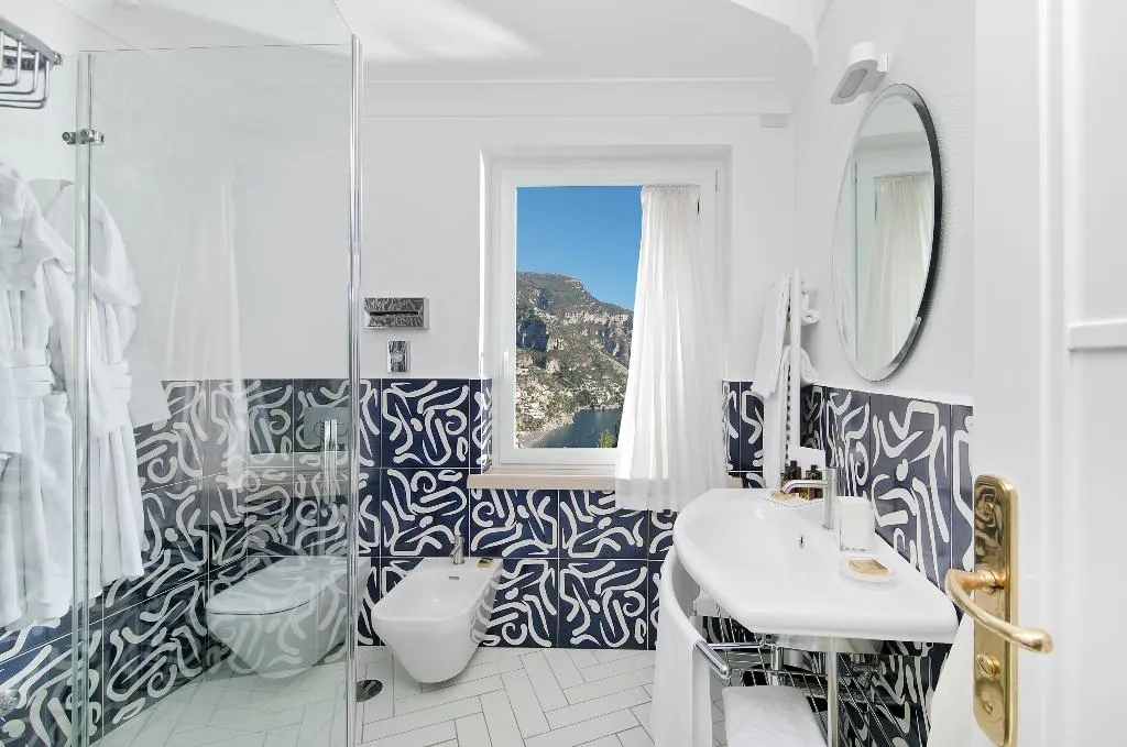 DOUBLE DELUXE SEA VIEW Room, Le Agavi hotel, Naples