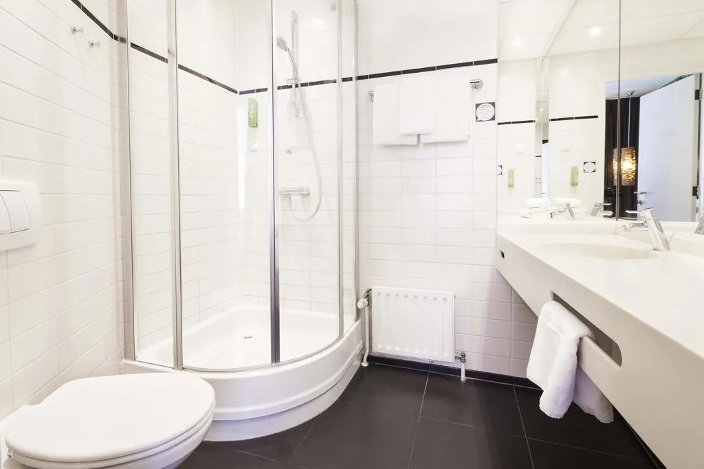 TRIPLE STANDARD Room, Conscious Hotel Museum Square, Amsterdam