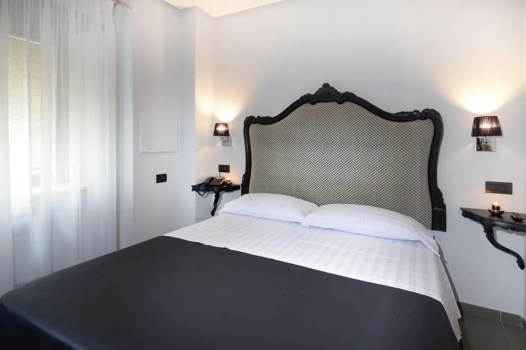 Room, Barbarella Suite, Naples