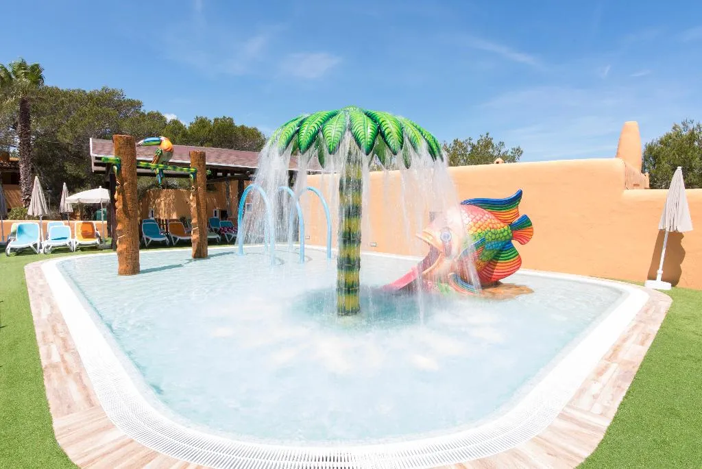Sports and Entertainment, FERGUS Style Punta Arabi, Ibiza