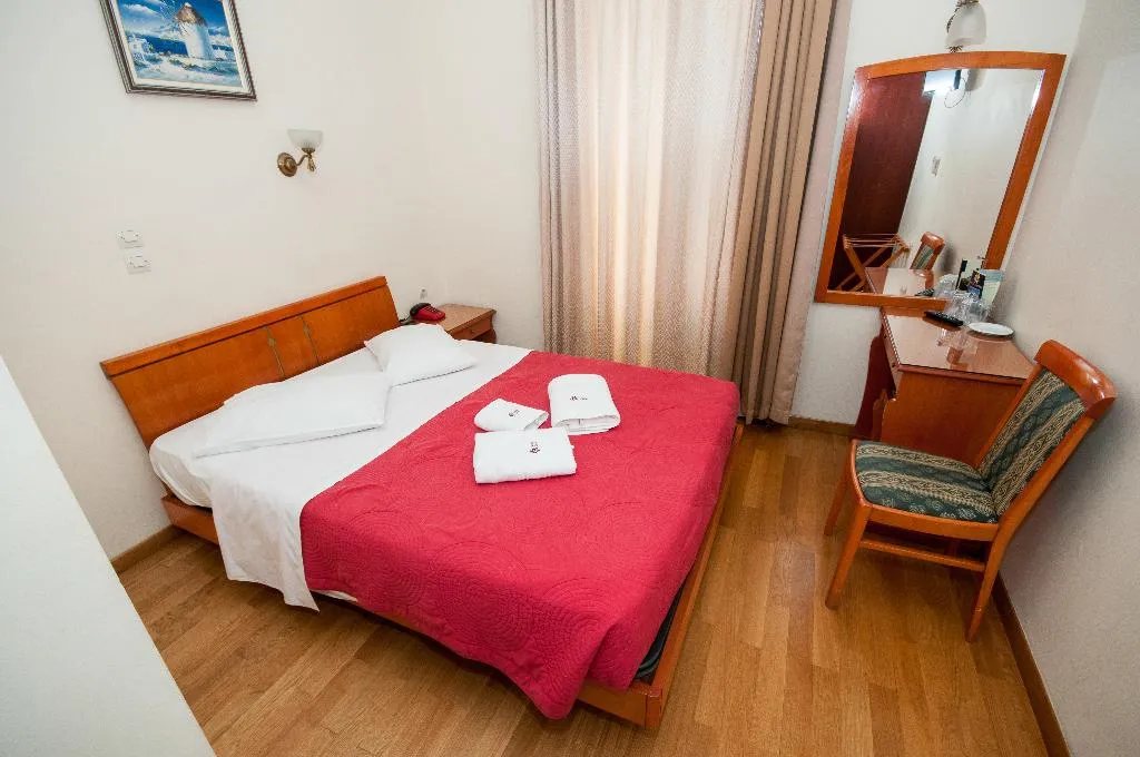 SINGLE STANDARD Room, Cecil hotel, Athens