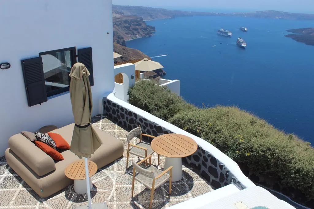 DOUBLE WITH DOUBLE BED Room, Cocoon Suites, Santorini