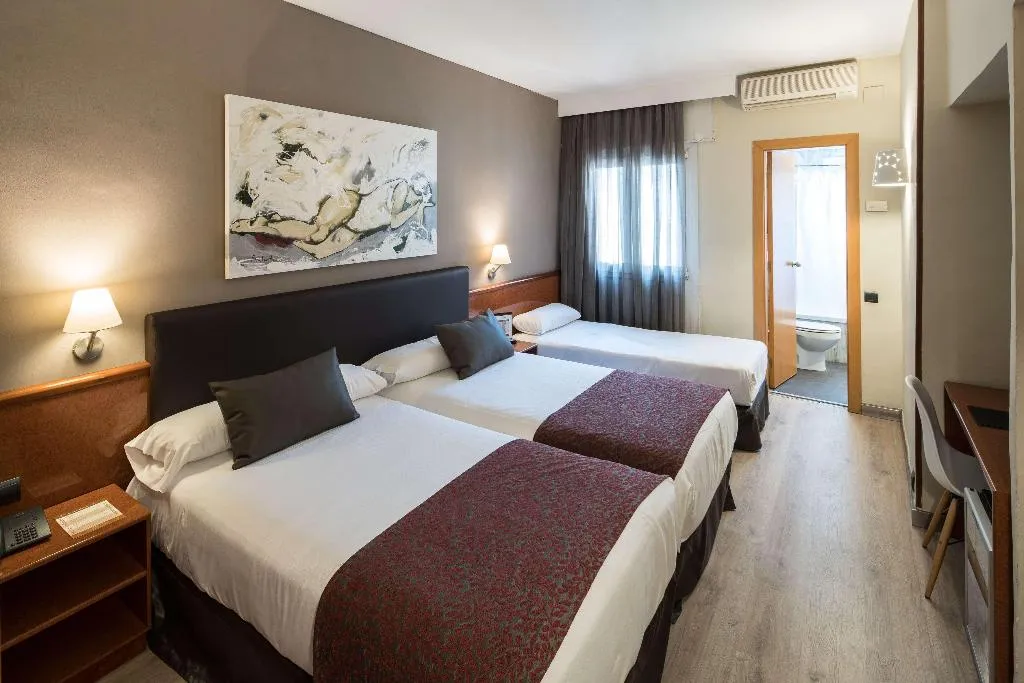 Room, Catalonia Castellnou, Barcelona