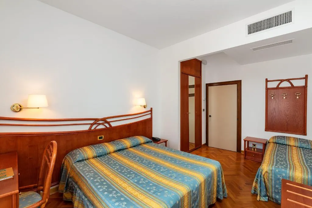 TRIPLE STANDARD Room, Hotel Rivamare, Venice