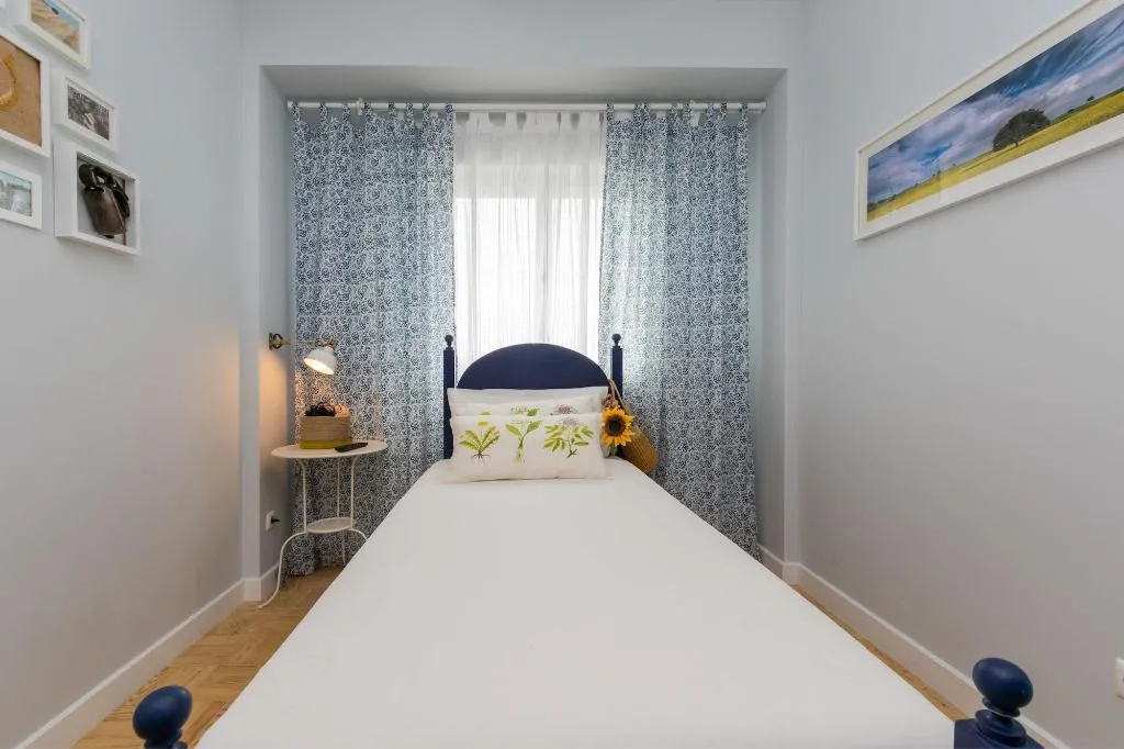 Room, Lisbon Airport Hostel, Lisbon