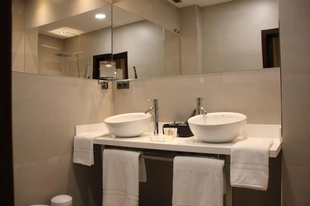 Room, Parque Real, Madrid
