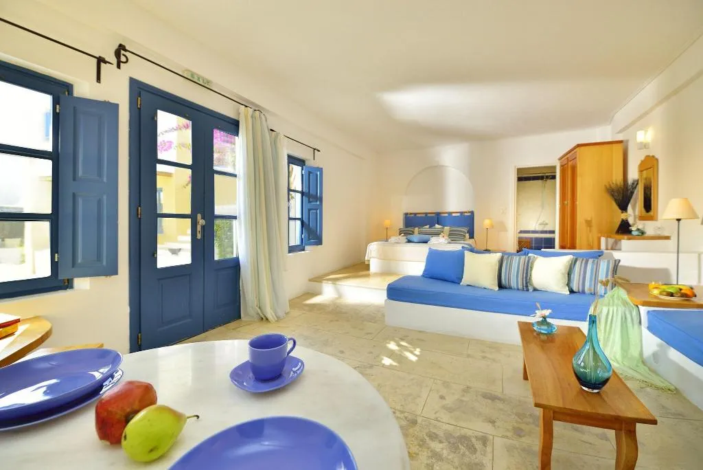 JUNIOR SUITE WITH DOUBLE BED Room, Tamarix Del Mar, Santorini