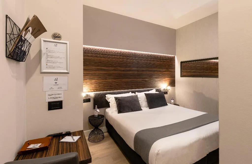 QUADRUPLE DELUXE Room, AH - Duomo Essence, Milan