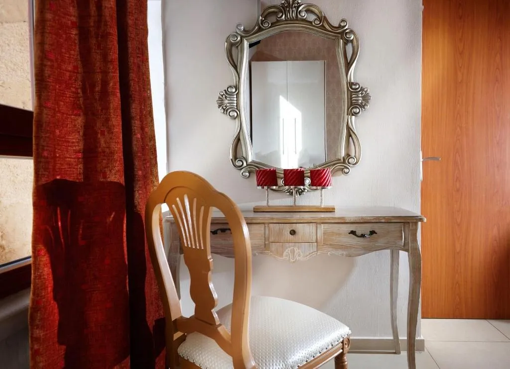 Room, Archontiko - Rethymno Old Town Suites, Crete
