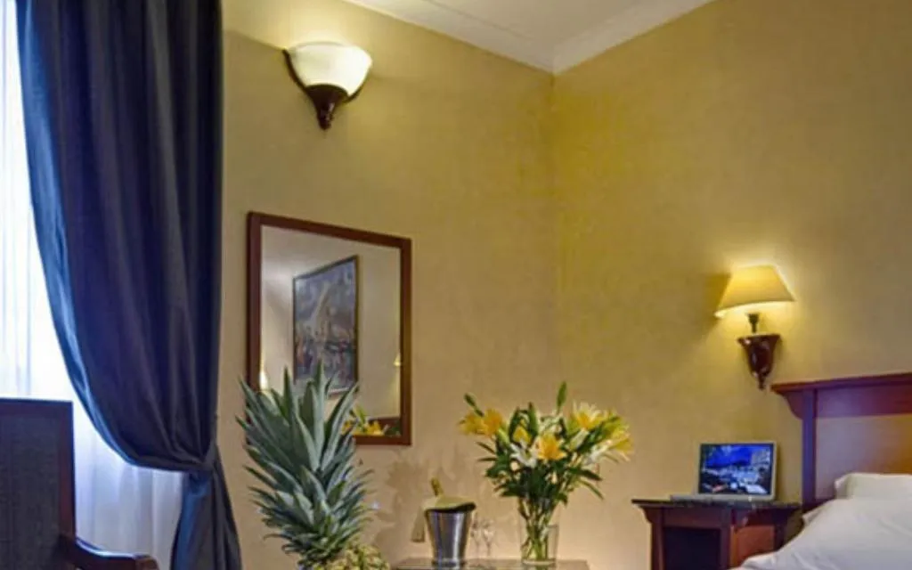 SINGLE STANDARD Room, Corona D'Italia, Florence
