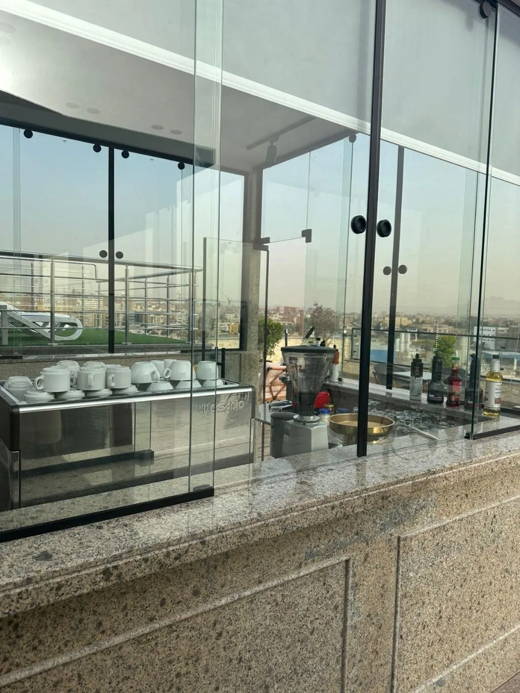 Bar, Pyramids Yard Hotel, Cairo