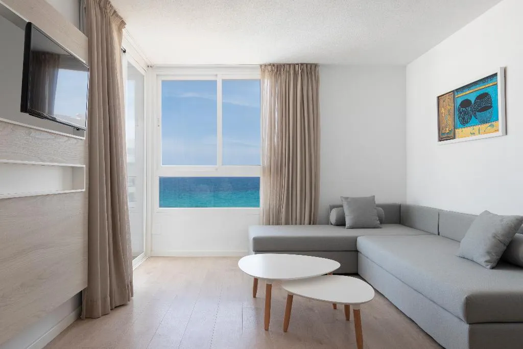 APARTMENT TWO BEDROOMS Room, Palia Sa Coma Playa, Majorca