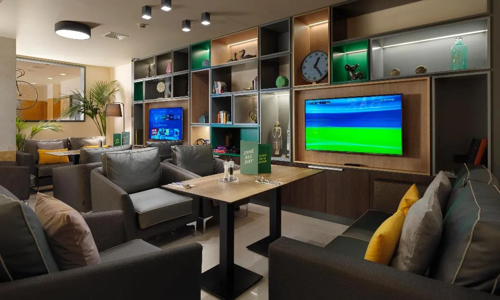 Bar, Holiday Inn Athens Attica Av. Airport West, Athens