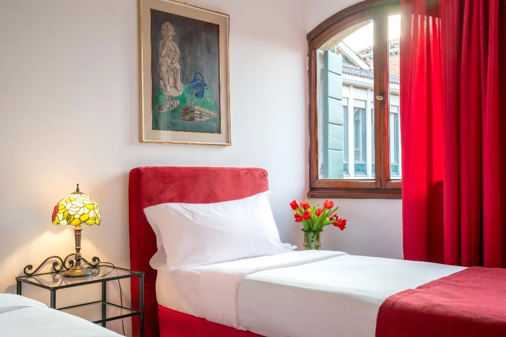 APARTMENT WITH TERRACE Room, Palazzo Sanluca, Venice