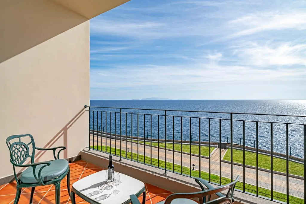 Double or Twin PREMIUM SEA VIEW Room, Albatroz Beach & Yacht Club, Madeira