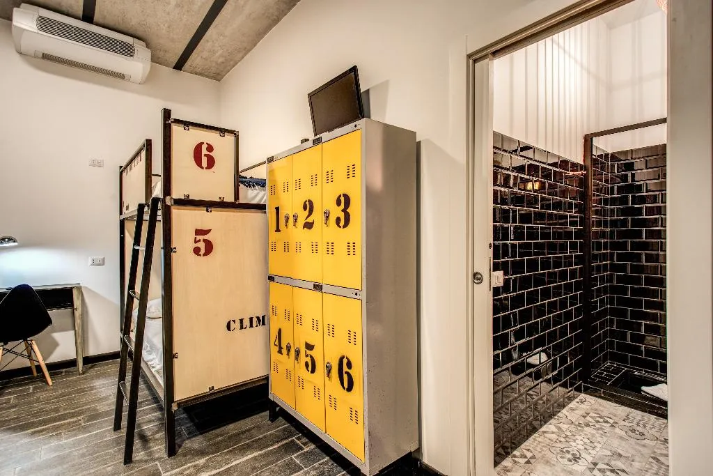 Bed in dormitory CAPACITY 6 Room, Hostel Trastevere 2, Rome