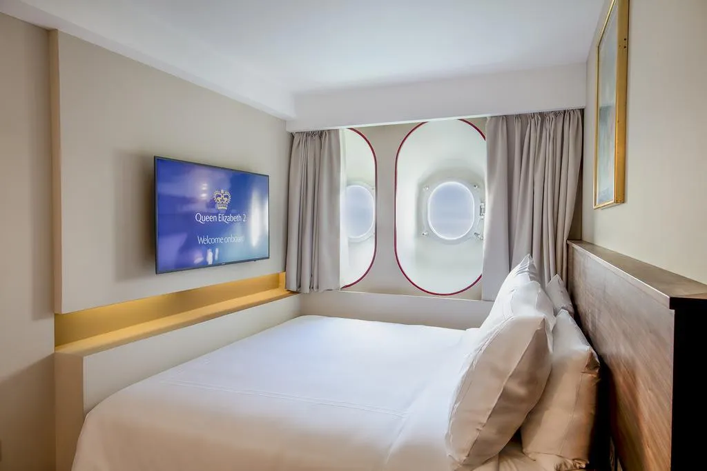 Double or Twin WITH VIEWS Room, Queen Elizabeth 2, Dubai