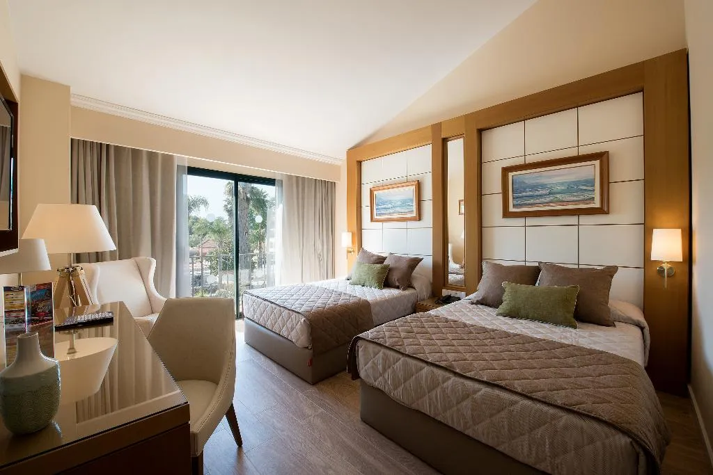 DOUBLE SINGLE USE STANDARD Room, PortAventura Hotel PortAventura + Ticket Included, Costa Dorada