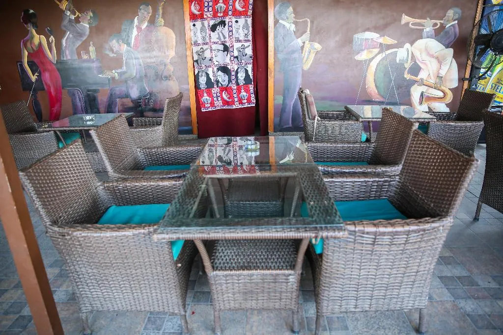 Bar, St George Hotel Cairo, Cairo