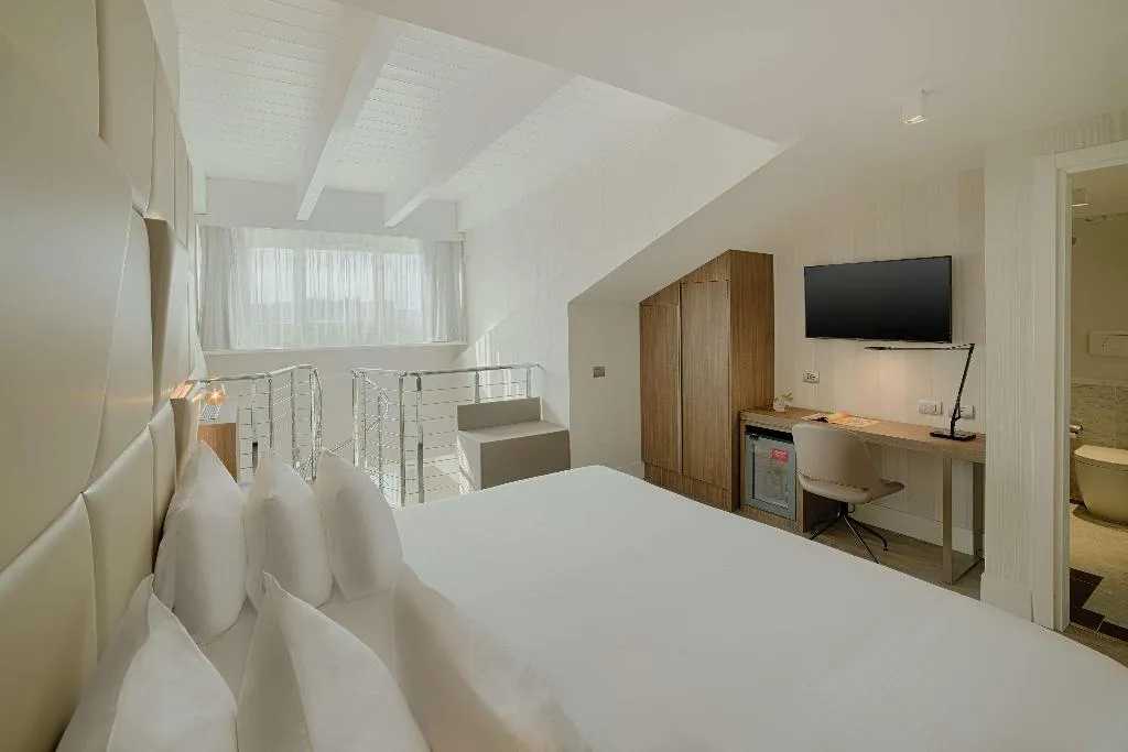 SUITE DUPLEX Room, NH Collection Roma Centro, Rome