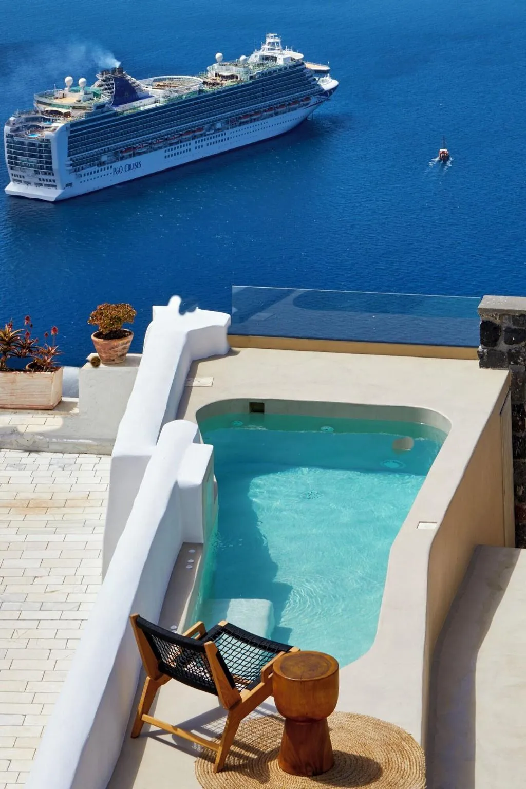 Room, You And Me Suites, Santorini