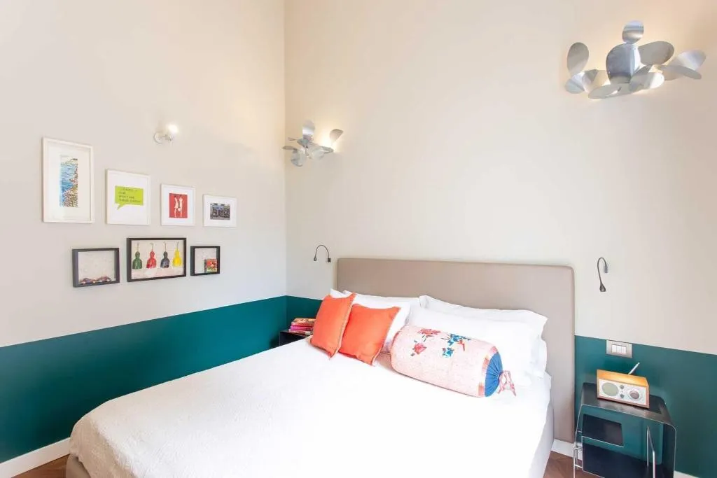 DOUBLE CLASSIC QUEEN BED Room, Accademia 39, Naples