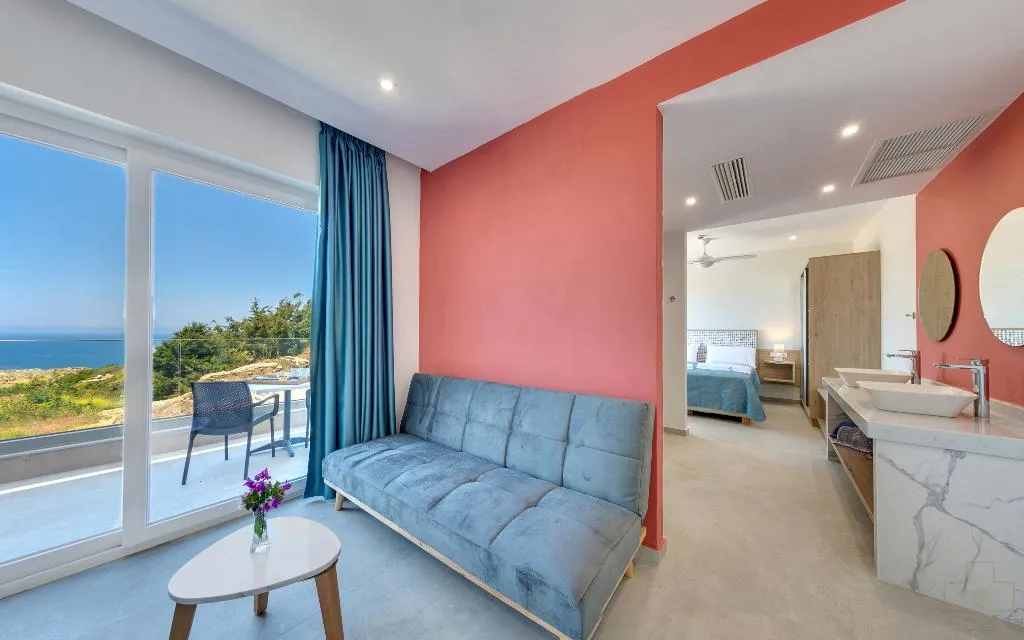 SUITE WITH JACUZZI Room, Spiros-Soula Family Hotel & Thematic Suites, Crete
