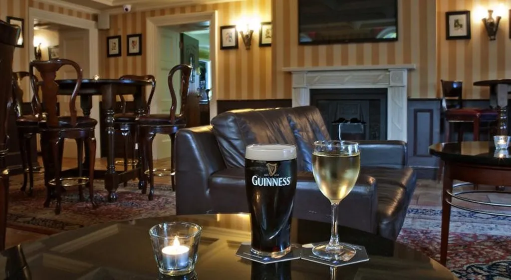Bar, Finnstown Castle Hotel, Dublin