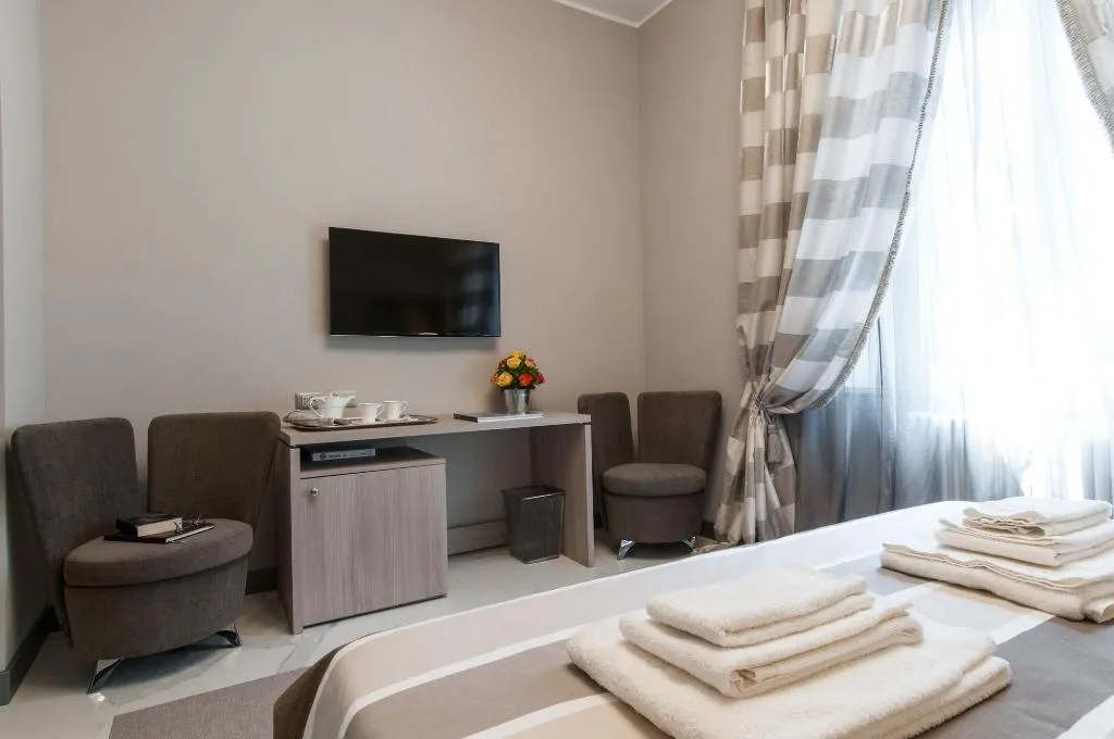Room, Brera Prestige B&B, Milan