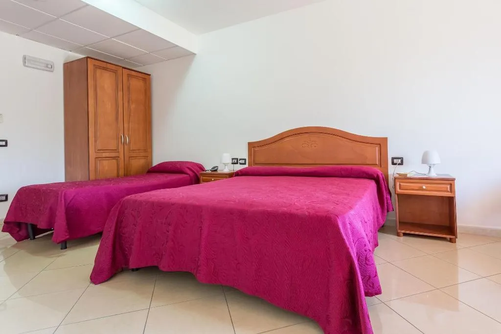 Room, Hotel Plaza, Naples